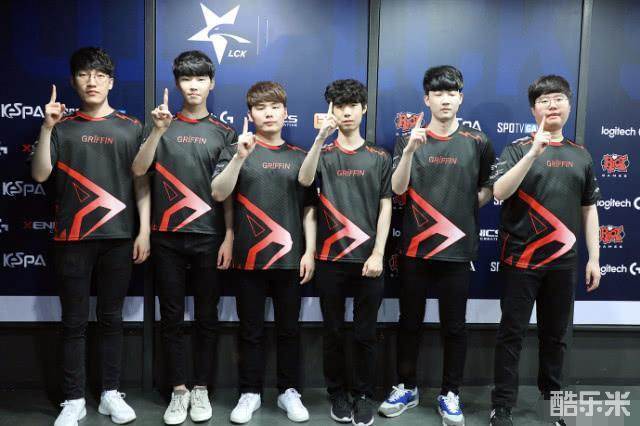 著称的他红 著称的他红