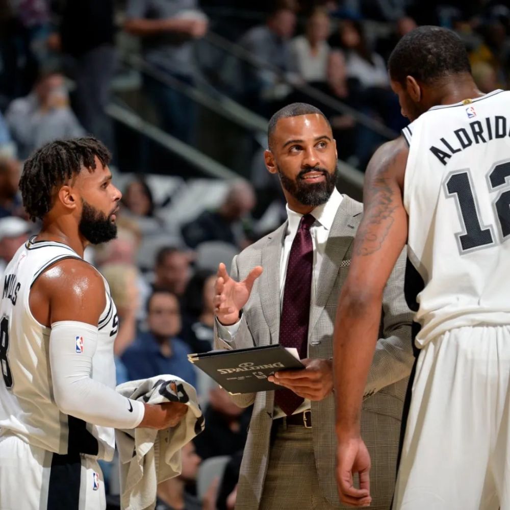 在类似时点 在类似时点